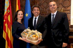 Carlos Mazón se reúne con la alcaldesa de Carcaixent