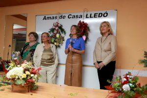 La alcaldesa felicita la Navidad a la Asociación y Federación de Amas de Casa Lledó La alcaldesa felicita la Navidad a la Asociación y Federación de Amas de Casa Lledó