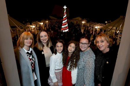 Benetússer ilumina su Navidad con Sandra Valero