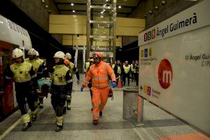 ¿Por qué había policías armados en una estación de metro de Valencia esta mañana? - (foto 2) ¿Por qué había policías armados en una estación de metro de Valencia esta mañana? - (foto 2)