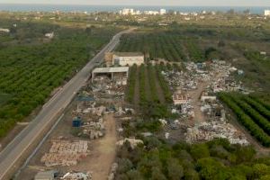 Desastre ecològic a Nules: tres investigats pel SEPRONA per acumulació il·legal de tones de residus, entre ells amiant