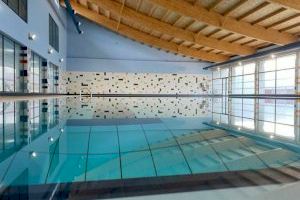El Campello aprueba el proyecto de explotación y mantenimiento de la piscina municipal y avanza hacia la inauguración