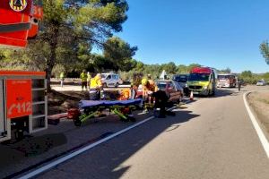 Queda atrapat davall d'un cotxe després d'un atropellament en Albalat de Tarongers Queda atrapat davall d'un cotxe després d'un atropellament en Albalat de Tarongers