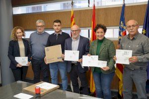 El Ayuntamiento y Correos presentan el Matasellos Turístico con la imagen del Castillo de Onda