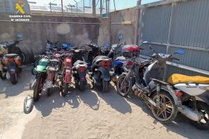 La Guardia Civil recupera una moto que había sido sustraída en Valencia y durante el registro descubren más objetos robados