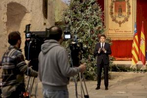 Los detalles del mensaje de Fin de Año de Carlos Mazón como president: desde lugar de la grabación hasta su objeto talismán - (foto 2)