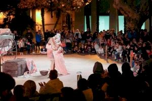 El festival de circo y teatro continúa llenando de fiesta y color los barrios de Ontinyent