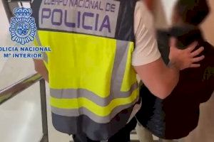 Detenido en Alicante un hombre especializado en robar a ancianos con un violento tirón Detenido en Alicante un hombre especializado en robar a ancianos con un violento tirón