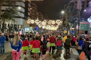Más de 5.000 corredores convierten la San Silvestre de Alicante en un récord de solidaridad y buen humor - (foto 8) Más de 5.000 corredores convierten la San Silvestre de Alicante en un récord de solidaridad y buen humor - (foto 8)