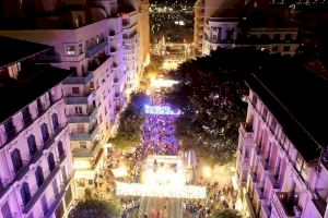 Más de 5.000 corredores convierten la San Silvestre de Alicante en un récord de solidaridad y buen humor - (foto 10) Más de 5.000 corredores convierten la San Silvestre de Alicante en un récord de solidaridad y buen humor - (foto 10)