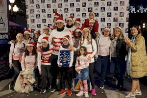 Más de 5.000 corredores convierten la San Silvestre de Alicante en un récord de solidaridad y buen humor - (foto 17) Más de 5.000 corredores convierten la San Silvestre de Alicante en un récord de solidaridad y buen humor - (foto 17)