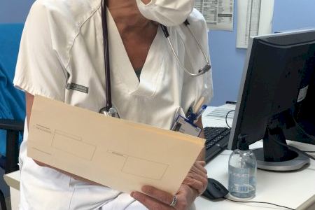 Autobaja de tres días: la nueva medida del Ministerio de Sanidad para evitar la saturación por la tripledemia