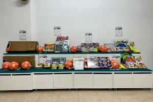 El Ayuntamiento de Oropesa del Mar entrega regalos en la cabalgata de Reyes a niños de familias vulnerables