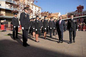 Benlloch agradece la tarea de la Policía Nacional en Vila-real en el acto en conmemoración de los 200 años del cuerpo - (foto 4) Benlloch agradece la tarea de la Policía Nacional en Vila-real en el acto en conmemoración de los 200 años del cuerpo - (foto 4)