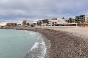 La costa de Nules cambia de imagen con las obras de regeneración y ampliación de la playa - (foto 3)