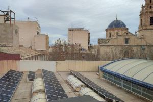 Aspe ahorrará 600.000€ en el recibo de la luz gracias a la instalación de placas fotovoltaicas Aspe ahorrará 600.000€ en el recibo de la luz gracias a la instalación de placas fotovoltaicas