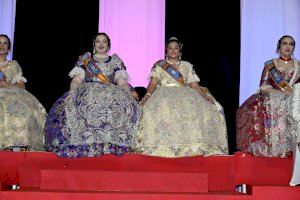 La Falla Quarts de Calatrava de Burriana presenta a Paula y Dayana como Falleras Mayores de 2024