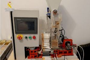 Descubierto un taller de tabaco ilegal en Alicante: fabricaban 12.000 cigarrillos por hora - (foto 2) Descubierto un taller de tabaco ilegal en Alicante: fabricaban 12.000 cigarrillos por hora - (foto 2)