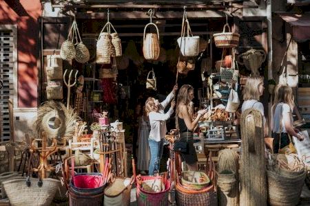 València cierra enero con la aprobación de 19 expedientes de devolución del IAE por la covid