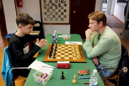 Un campeón de Europa en el Club de Ajedrez de Mutxamel