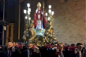 Arriba Sant Blai, un dels sants més populars, per què és el protector dels mals de gola?