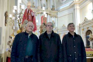 Els portadors de Borriana, guardians de la tradició de Sant Blai: "Cada vegada s'incorporen més dones, però necessitem als joves"