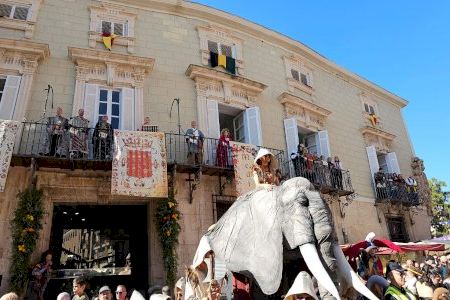 La Armengola pregona un Mercado Medieval de Orihuela “lleno de luz y color”