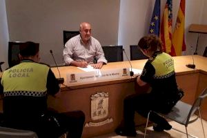 El PSOE de Polop exige al PP restablecer el número de policías locales tras perder casi la mitad de su plantilla