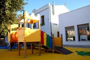 El Ayuntamiento de Alaquàs renueva las zonas de juego de la Escuela Infantil Municipal l’Alqueria El Ayuntamiento de Alaquàs renueva las zonas de juego de la Escuela Infantil Municipal l’Alqueria
