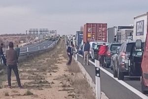 El Ayuntamiento de Requena apoya las demandas de los agricultores