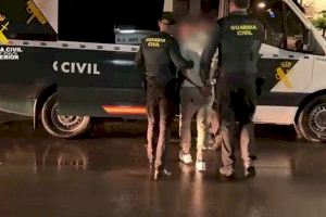 Prisión para el hombre detenido por matar presuntamente a su pareja en l'Alfàs del Pi Prisión para el hombre detenido por matar presuntamente a su pareja en l'Alfàs del Pi