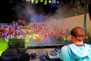 Villajoyosa celebra el Carnaval con un desfile y una fiesta de disfraces en el parque de la Barbera - (foto 3) Villajoyosa celebra el Carnaval con un desfile y una fiesta de disfraces en el parque de la Barbera - (foto 3)