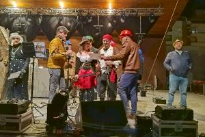 Villajoyosa celebra el Carnaval con un desfile y una fiesta de disfraces en el parque de la Barbera - (foto 6) Villajoyosa celebra el Carnaval con un desfile y una fiesta de disfraces en el parque de la Barbera - (foto 6)