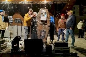 Villajoyosa celebra el Carnaval con un desfile y una fiesta de disfraces en el parque de la Barbera - (foto 7) Villajoyosa celebra el Carnaval con un desfile y una fiesta de disfraces en el parque de la Barbera - (foto 7)