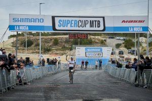 Tom Pidcock vence en la Shimano Super Cup Massi La Nucía en una disputada carrera
