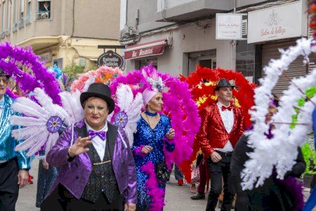 La diversión del Carnaval irrumpe en Benetússer