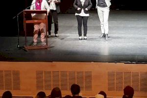 Entregados los diplomas del curso de español para extranjeros que organiza el Ayuntamiento de Torrevieja - (foto 2)