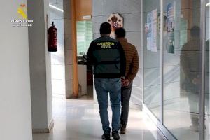 El enemigo en casa: un vecino de Almoradí acaba despedido tras robar material valorado en más de 2.000 euros de su empresa