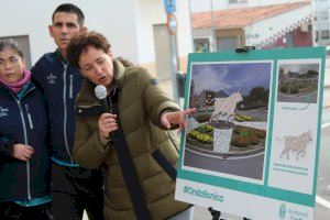 Un bou de trencadís: l'escultura única que retrà homenatge a les festes de barri i la Fira d'Onda