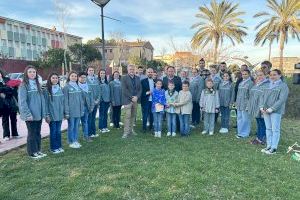 Ecovidrio y Algemesí plantan árboles con los casales falleros tras ganar el municipio la campaña ‘La Plantà del Vidre’