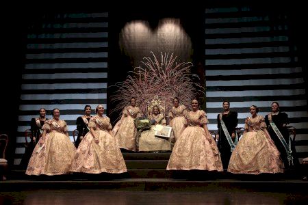 Borriana rendix homenatge a Laia Molina, Reina Fallera de 2024 Borriana rendix homenatge a Laia Molina, Reina Fallera de 2024