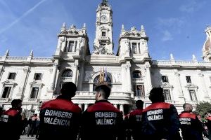 Més de 650 professionals de l'Ajuntament atenen les víctimes de l'incendi de Campanar