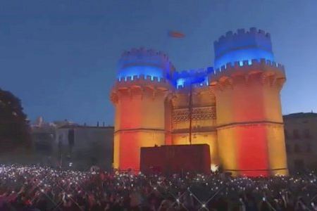 À Punt, al cor de les Falles À Punt, al cor de les Falles