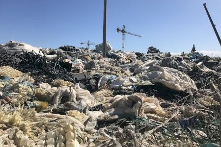 Ix a la llum un macroabocador il·legal pròxim a l’Albufera amb les dimensions d'un camp de futbol