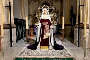 Multitudinario besamanos a la Virgen de la Esperanza en Gandia
