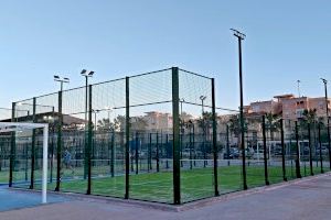 Domingo de fiesta para el pádel santapolero con la inauguración de una nueva pista