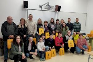 El Voluntariat pel Valencià d’Escola Valenciana esgota les places disponibles a Petrer El Voluntariat pel Valencià d’Escola Valenciana esgota les places disponibles a Petrer