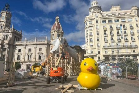 València dispara diumenge un castell piromusical per la pau en un joc interactiu amb la falla municipal
