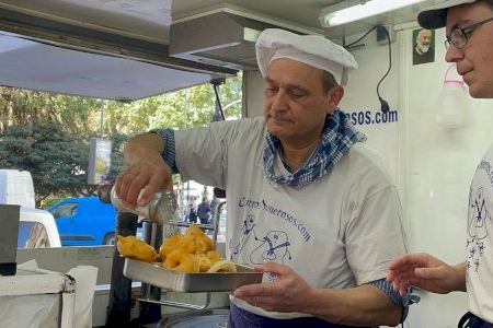 Més de 15.000 celíacs ja poden menjar xurros i bunyols en Falles Més de 15.000 celíacs ja poden menjar xurros i bunyols en Falles