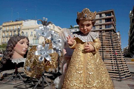 Comencen els treballs de muntatge del cadafal de la Mare de Déu per a l'Ofrena de València Comencen els treballs de muntatge del cadafal de la Mare de Déu per a l'Ofrena de València
